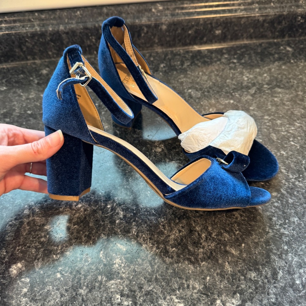 Crown & Ivy Ivy Navy Blue Velvet Block Heel Sandals Ankle Strap Gold Buckle 8.5 - Picture 7 of 8